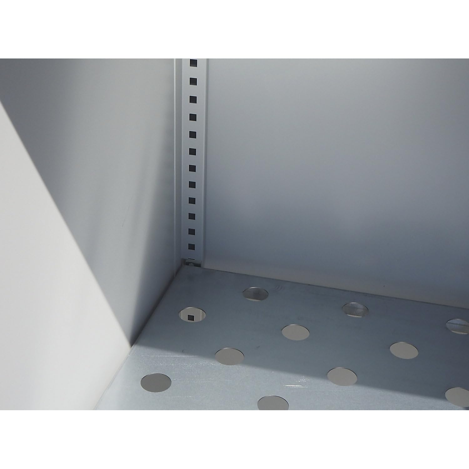 eurokraft Basic | Gasflaschenschrank | 2-türig, HxBxT 1550 x 1360 x 680 mm