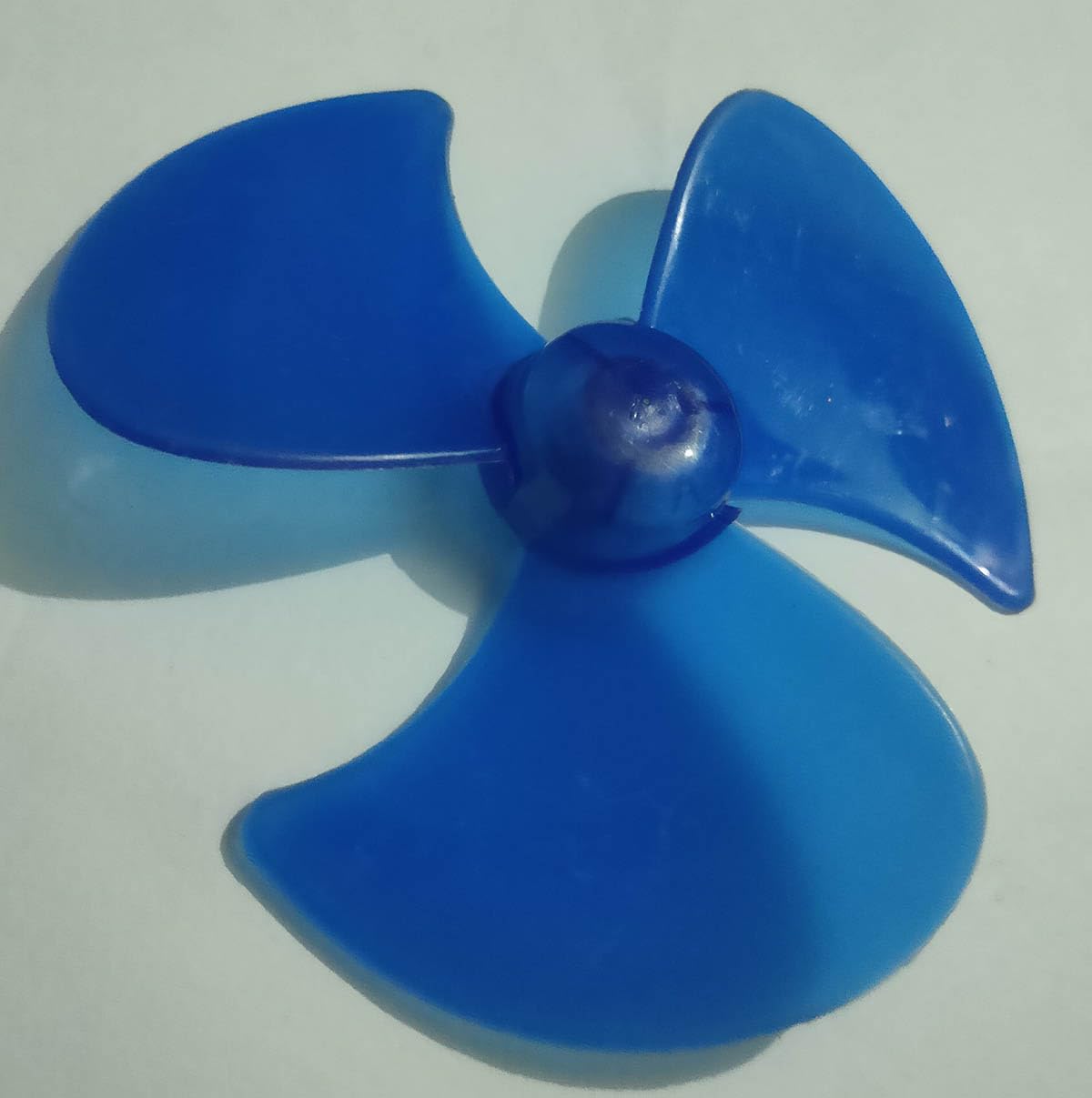 Plastic 3 Leaves Fan Blade Mini Size 6 X 6 inch Blue Colour Hole Dia:5mm 1pcs-image-49