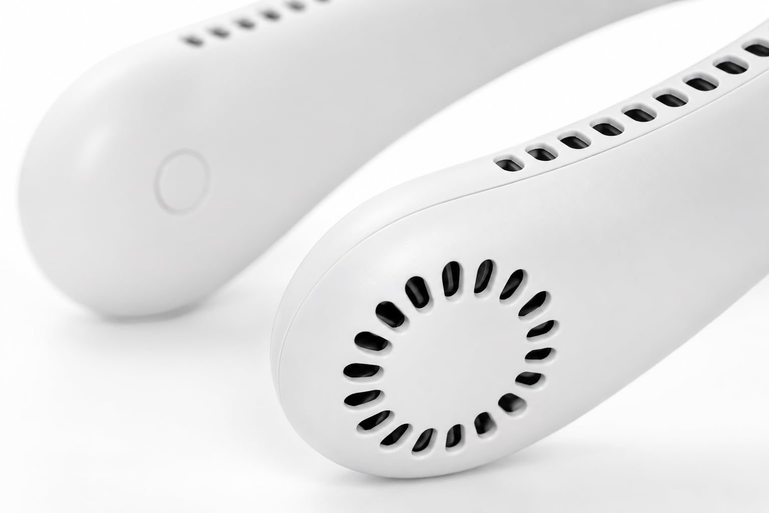Generico Ventilatore da Collo Portatile Ricaricabile, Flusso d’Aria 360°, Design Ergonomico a Mani Libere, Leggero e Flessibile, Ideale per Ufficio, Viaggi, Passeggiate e Attività all’Aperto