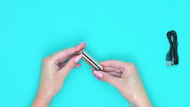 Amazon.com: Lovehoney Glow Up Bullet Vibrator for Women | Discreet Mini Vibrator  Bullet Personal Massager Adult Toy | 10 Vibration Modes | Rechargeable  Clitoral Stimulator | Adult Sex Toys for Couples |