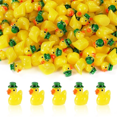80uds Mini Patos de Resina, Figuras de Pato del Día de San Patricio Sombrero Verde Irlandés Patos Pequeños para Casa de Muñecas Paisaje Hogar Decoración de Regalo del Día de San Patricio