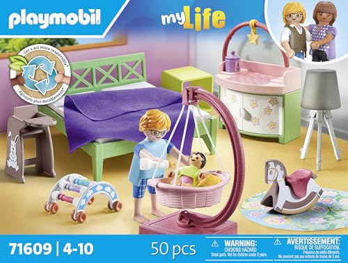 PLAYMOBIL MyLife 71609 Schlafzimmer mit Babyspielecke, und Zwei Figuren, zu über 80 % aus recycelten und biobasierten Materialien… – Ansicht 4
