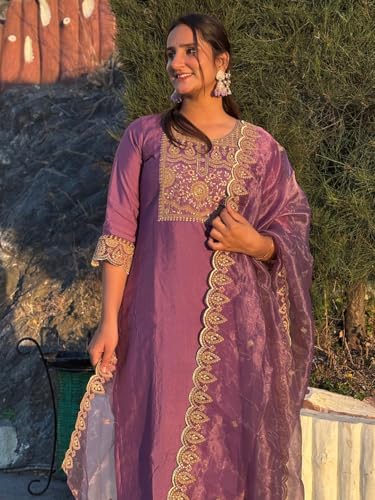 Image of VredeVogel Women's Silk Blend Embroidered Kurta with Pant & Silk Chiffon Dupatta Set