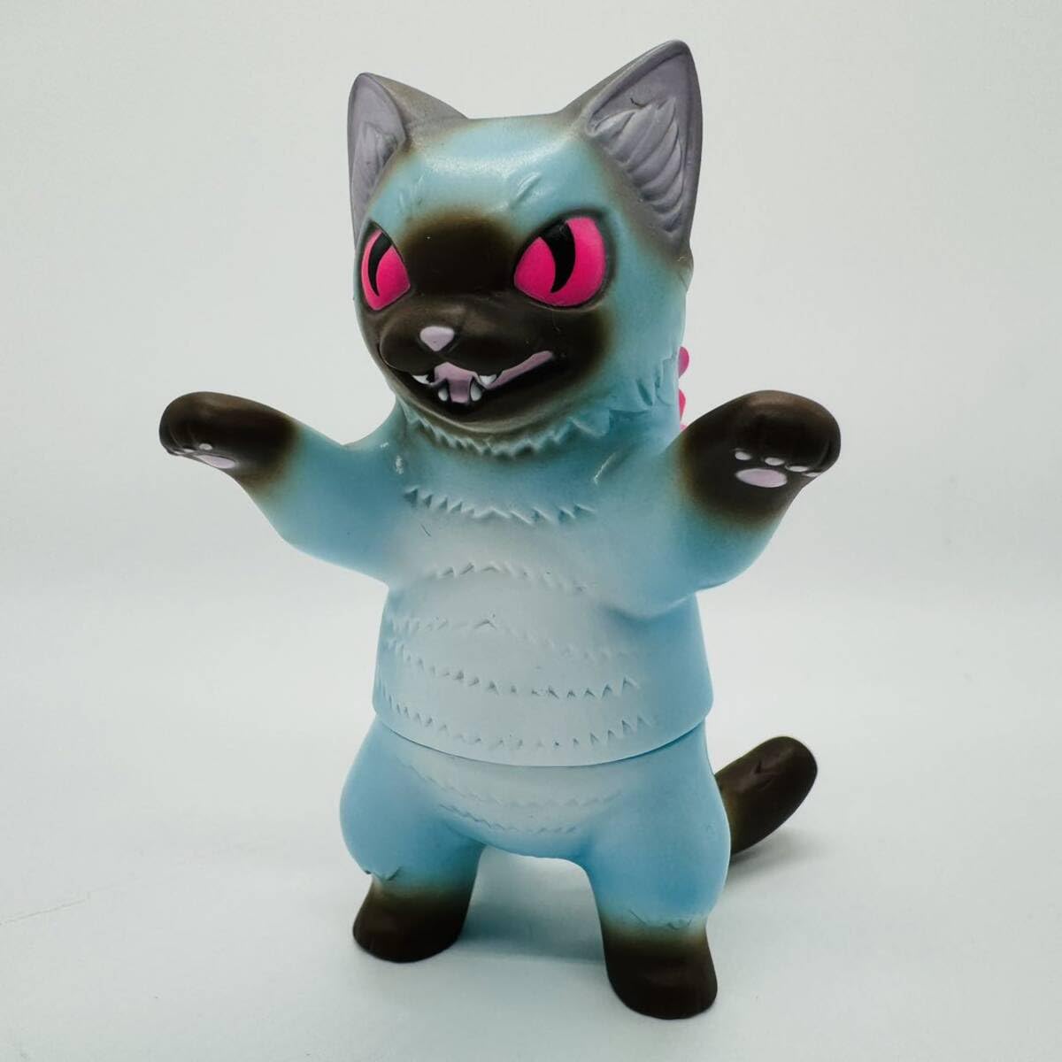 Amazon.co.jp: 化猫怪獣 ネゴラ 氷菓 チョコミント ソフビ人形 