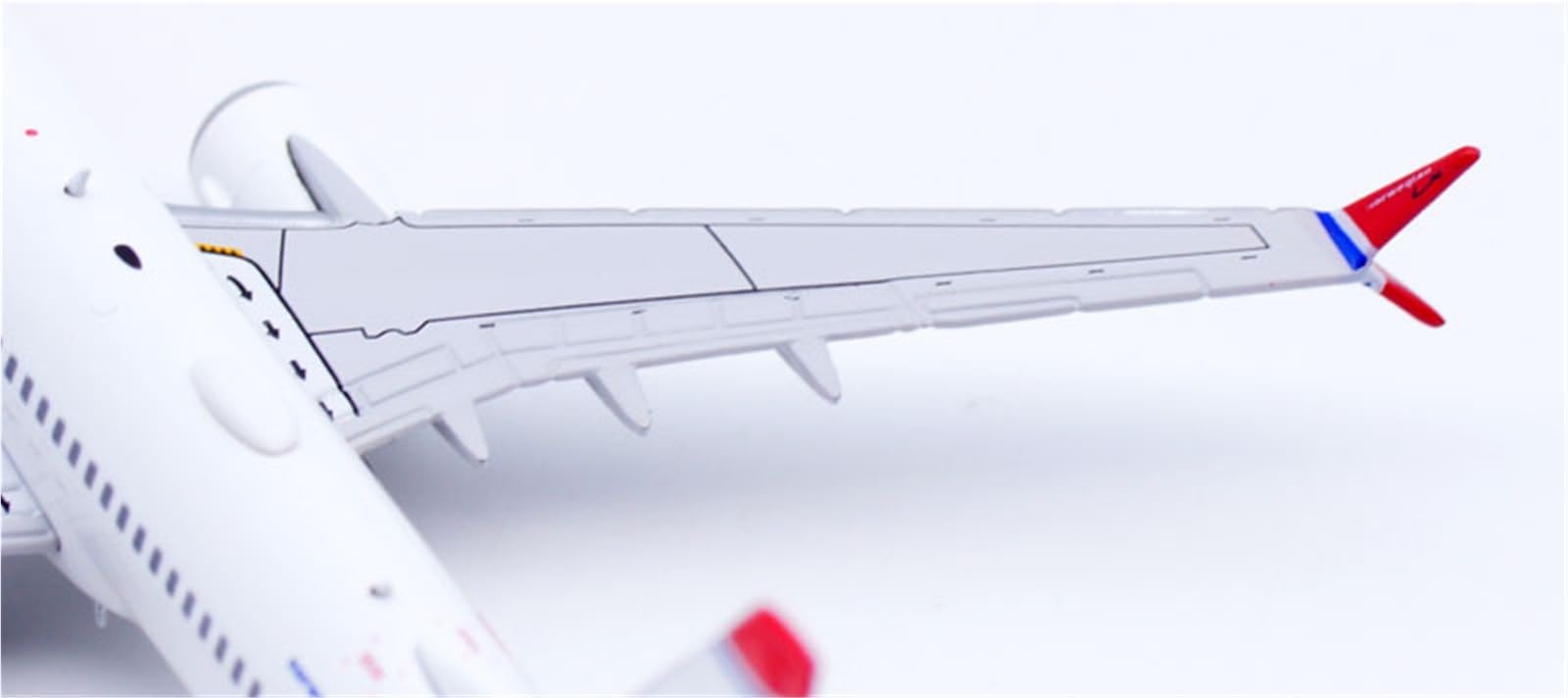Repliki modeli samolotów 9CM dla norweskiego Air B737 MAX8 EI-FYB model samolotu odlewany wyświetlacz samolotu w skali 1:400 dla entuzjastów lotnictwa miniaturowy model samolotu