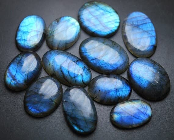 Labradorite véritable contre les reflets ternes 12 cabochons lisses de 26-33mm aux feux bleus