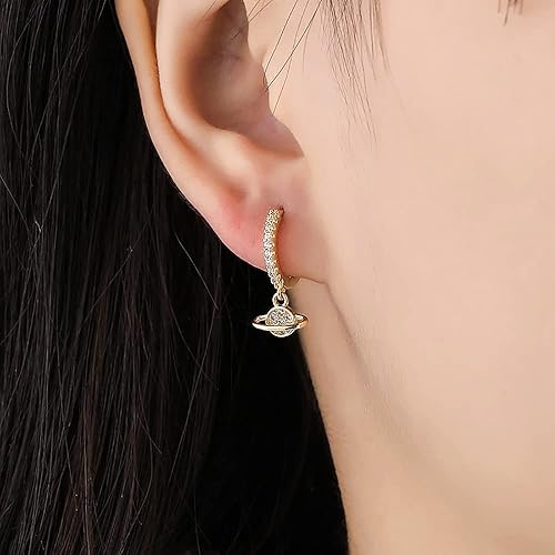 Miniatura 2 de Aretes de aro pequeños con circonita cúbica planeta Saturno para mujeres y niñas, chapados en plata, aretes colgantes para cartílago,