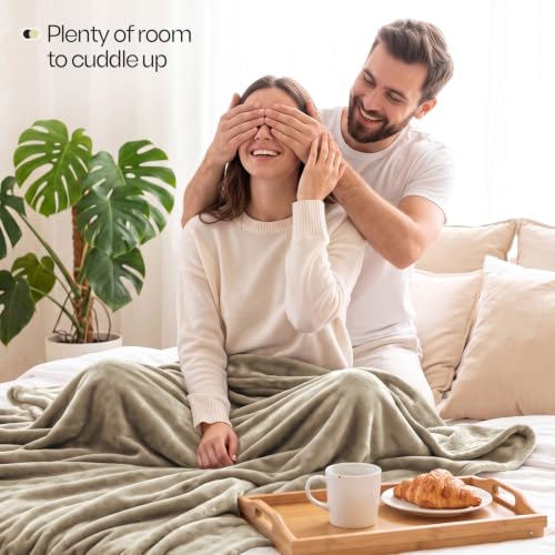 Image of Utopia Bedding Fleece Blanket King Size Camel 250GSM Luxury Fuzzy Soft Anti-Static Microfiber Bed Blanket (90x102 Inches)