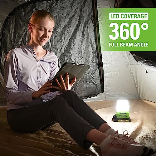 Greenworks G24LA500 Lanterna a Batteria e Luce da Campeggio con Gancio da Appendere, 500 Lumen, 3 Impostazioni di Luminosità, Prese USB e Tipo C, SENZA Batteria 24V e Caricabatterie, Garanzia 3 Anni