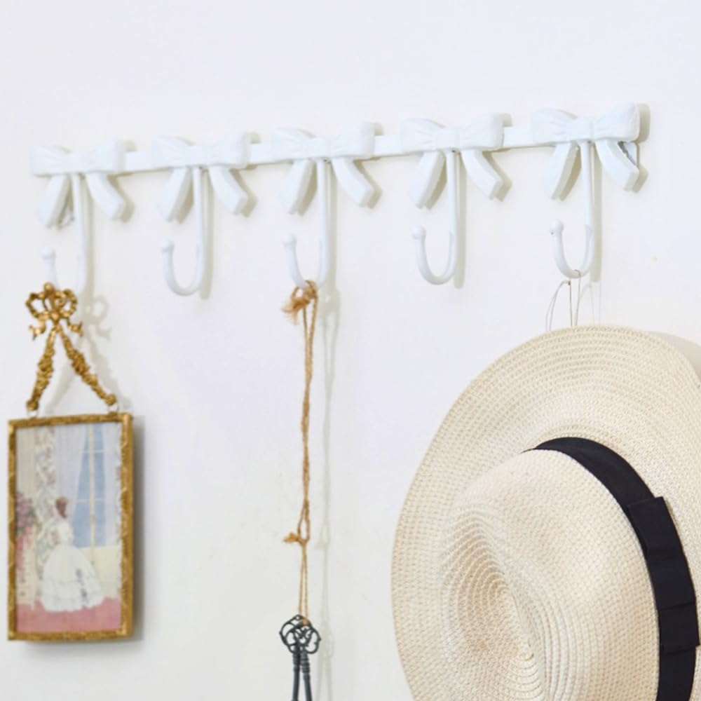 Gancho de pared rústico con forma de lazo blanco, gancho decorativo de metal, gancho decorativo para colgar en la pared, para el hogar, cocina, baño, oficina (blanco, 5 ganchos)