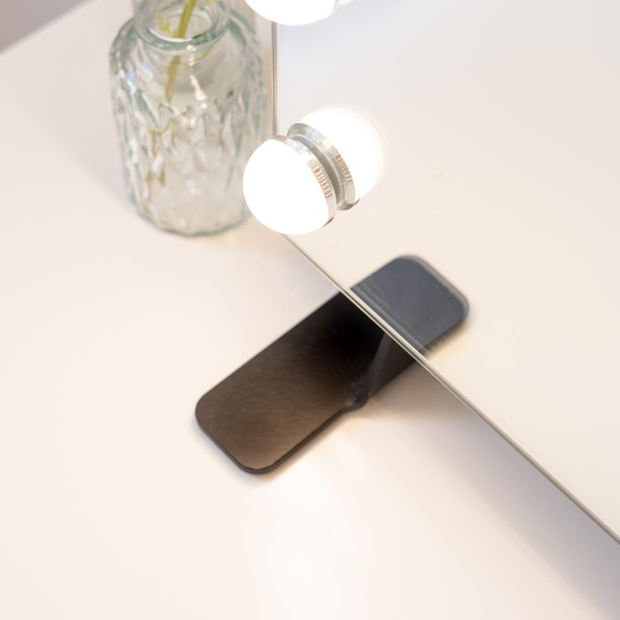 Flamingueo Espejo Maquillaje con Luz - 14 LED - 3 Modos de Luz - Intensidad Ajustable - Control Táctil - Puerto USB - Espejo Aumento Incluido - Vanity Mirror - Negro - 58x15x51cm