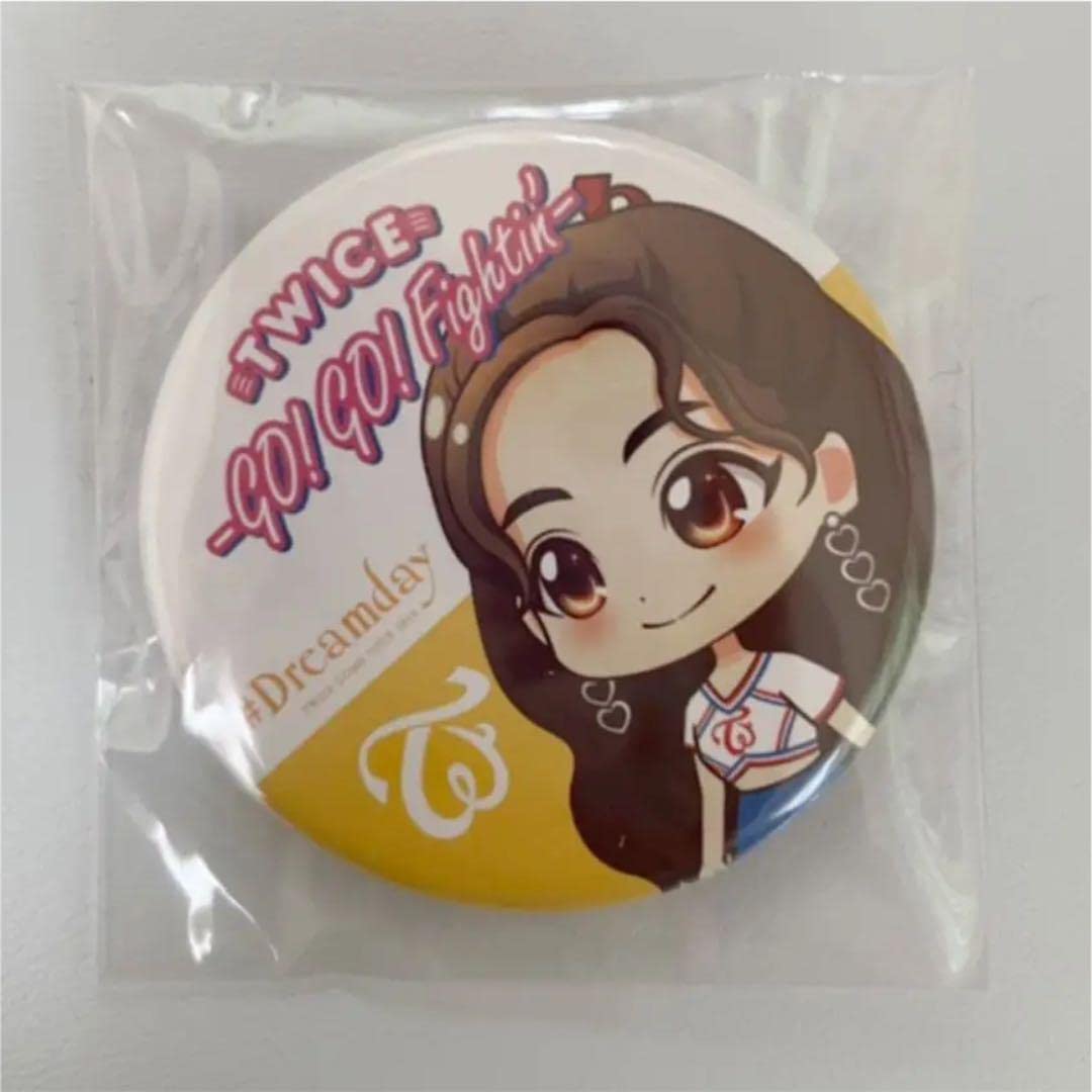Amazon.co.jp: TWICE GOGO FIGHTIN 缶バッジ ジヒョ : おもちゃ