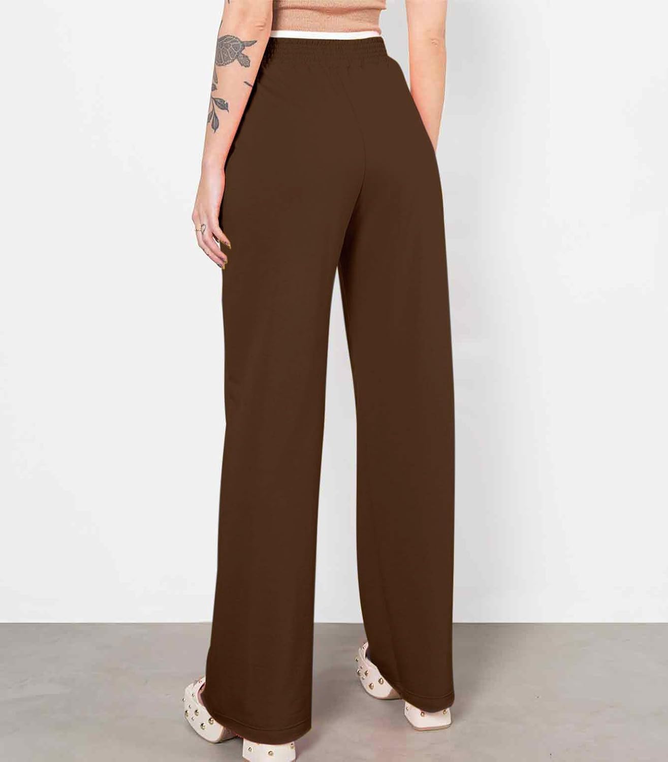 Calça Moletinho Pantalona Feminina Kit 2 Tamanho Único Cós Largo Corte a Fio Tecido Leve Cores Variadas em promoção! Veja a oferta e mais achadinhos de Calças 4 Hoje é o melhor dia para comprar Calça Moletinho Pantalona Feminina Kit 2 Tamanho Único Cós Largo Corte a Fio Tecido Leve Cores Variadas com aquele preço maroto! Promoção! Aproveite a oferta! 4