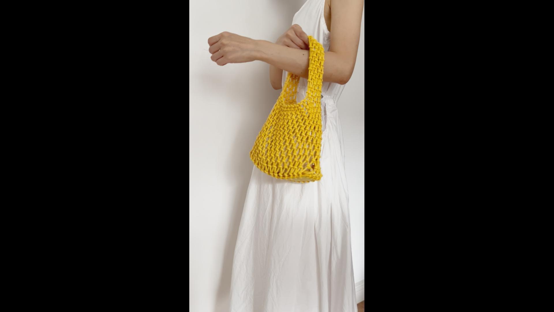 Mini bolso clutch tejido con cuerda para mujer miniatura 7