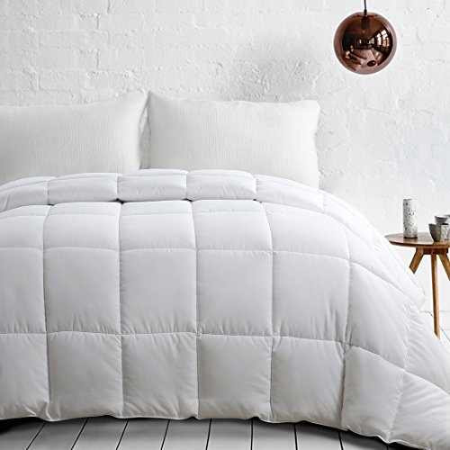 8 Best Cooling Comforter for Night Sweats in 2023