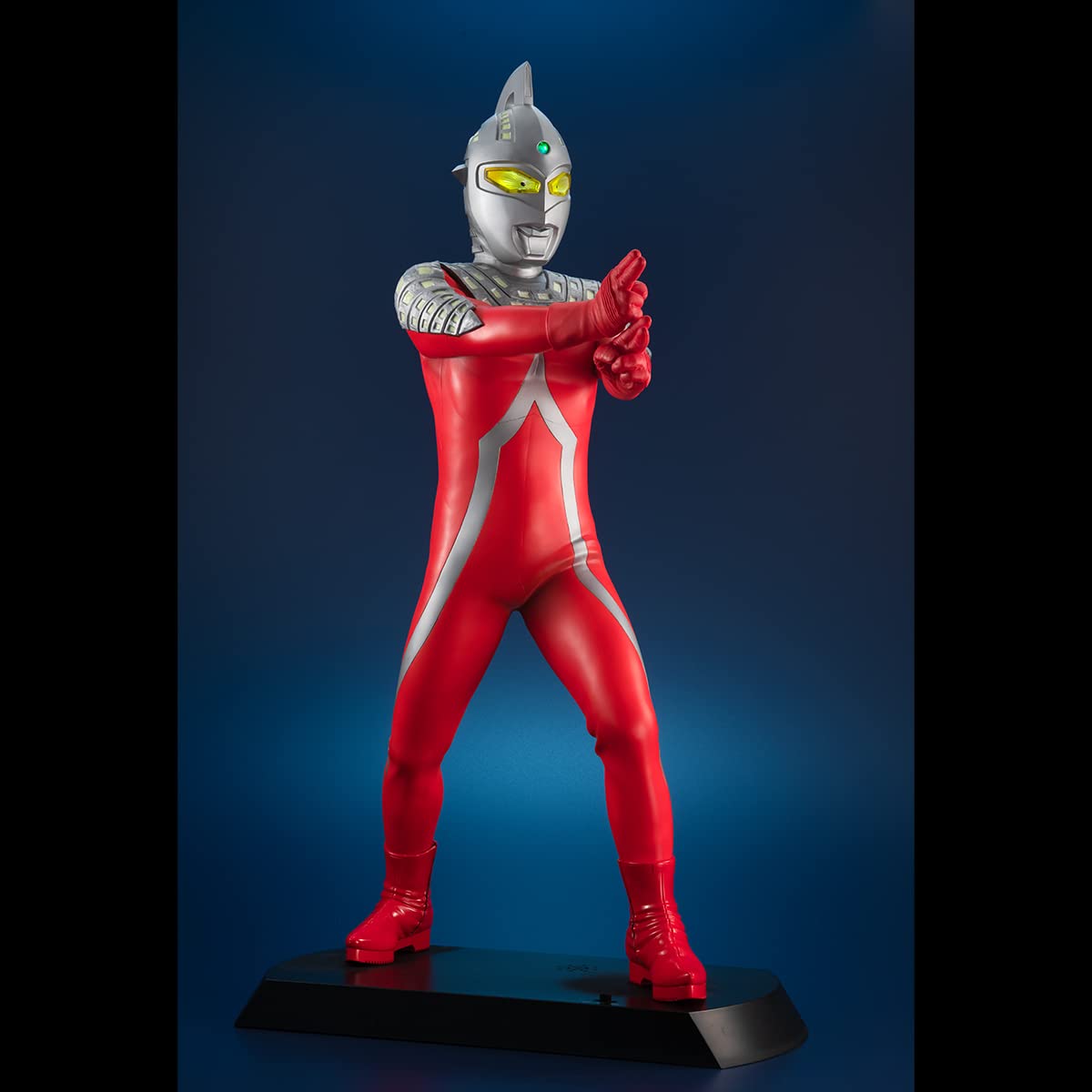 Amazon.com: Megahouse - Ultraman - Ultra Seven, Ultimate Article 