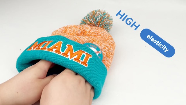 Gorro Beanie con Pompon para Hombre y Mujer miniatura 7