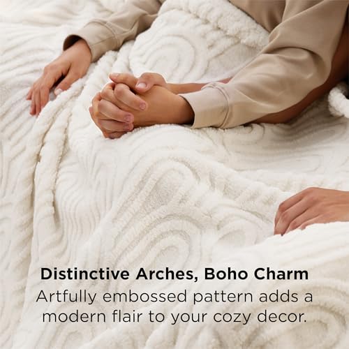 Bedsure GentleSoft Throw Blankets for Women - Soft Cozy Cute Blanket for Couch, Fuzzy Fleece Christmas Throw for Boho Modern Home Room Decor Aesthetic, Gifts for Women Teen Girl, White, 50x60 Inches image 5