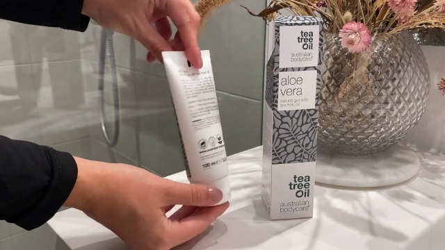 100% Vegan Bio Aloe Vera Gel 100 ml | Aloe Vera After Sun Balsam |  Natrliches Aloe Vera & Teebauml | Khlend & feuchtigkeitsspendend gegen  Juckreiz, Sonnenbrand & Narben : Amazon.de: Kosmetik