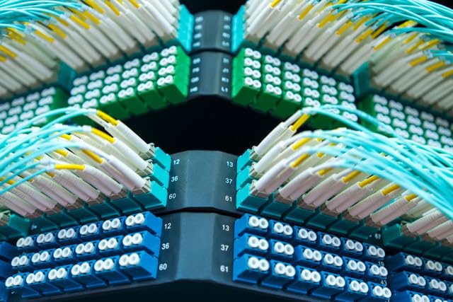 SpeedyFiberTX 6-Pack 500 Feet Low Loss Non-Pinned MPO to 8xLC Fiber Breakout Harness Cable, OM3 Corning ClearCurve Fiber, Aqua Riser OFNR Cable Jacket | MTP Compatible