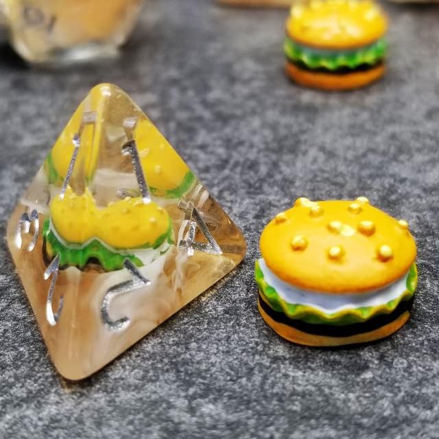 Miniatura 4 de Sage's Portal Familiars and Reagents - Juego de dados poliédricos de resina para Dungeons and Dragons RPG de mesa TTRPG (Hamburguesa)