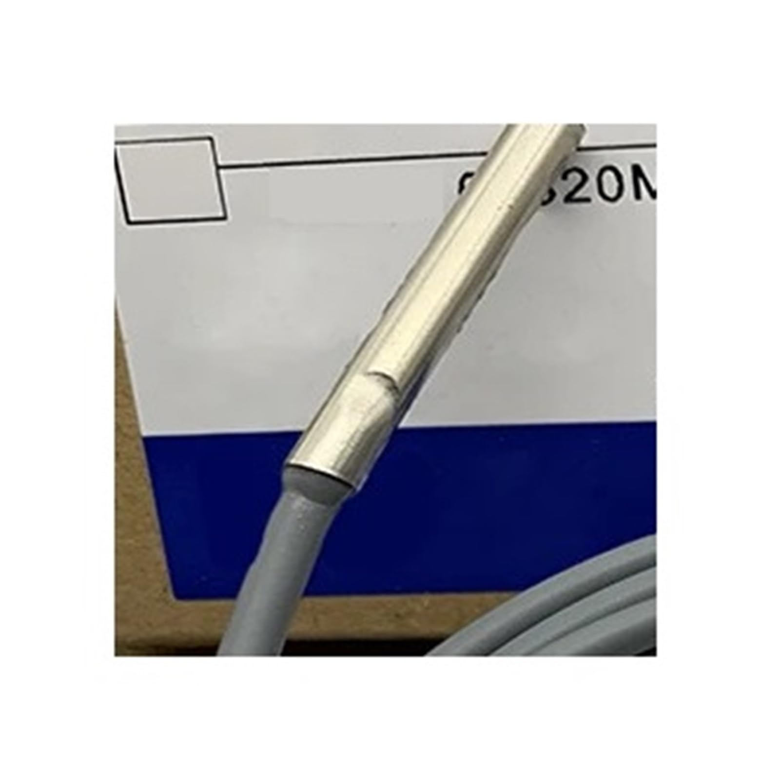 Capteur E2EC-C2R5C1 pour résoudre les erreurs de tri sur convoyeur
