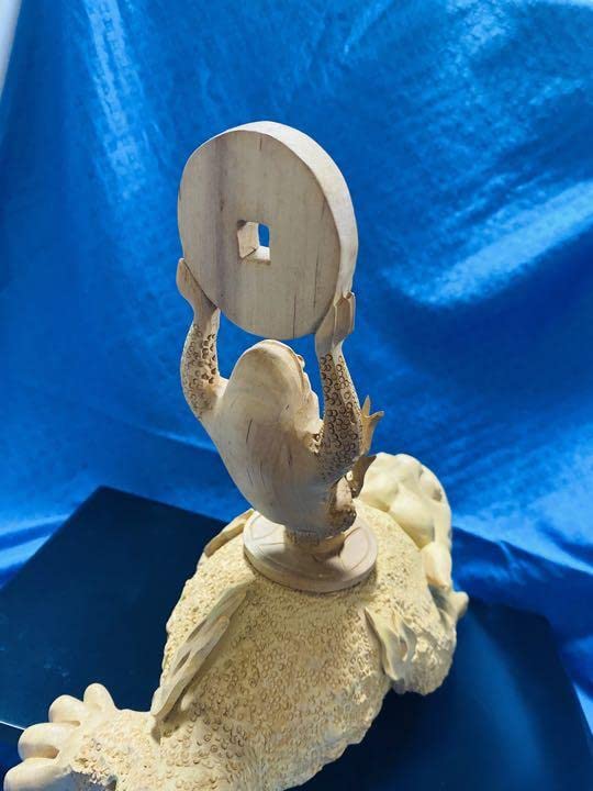 Amazon.co.jp: 黄楊細密彫刻 親子三脚蝦蟇財神 : ホーム＆キッチン