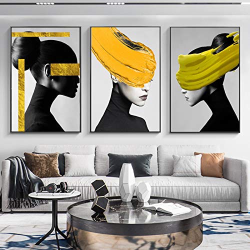 Peinture visage femme pour masquer un mur vide avec un poster moderne scandinave