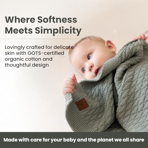 Image of Pineapple Design 100% Organic Cotton Baby Blanket 80 x 100 cm Dark Green - GOTS Certified, Soft and Breathable, Ideal for Newborns and Infants