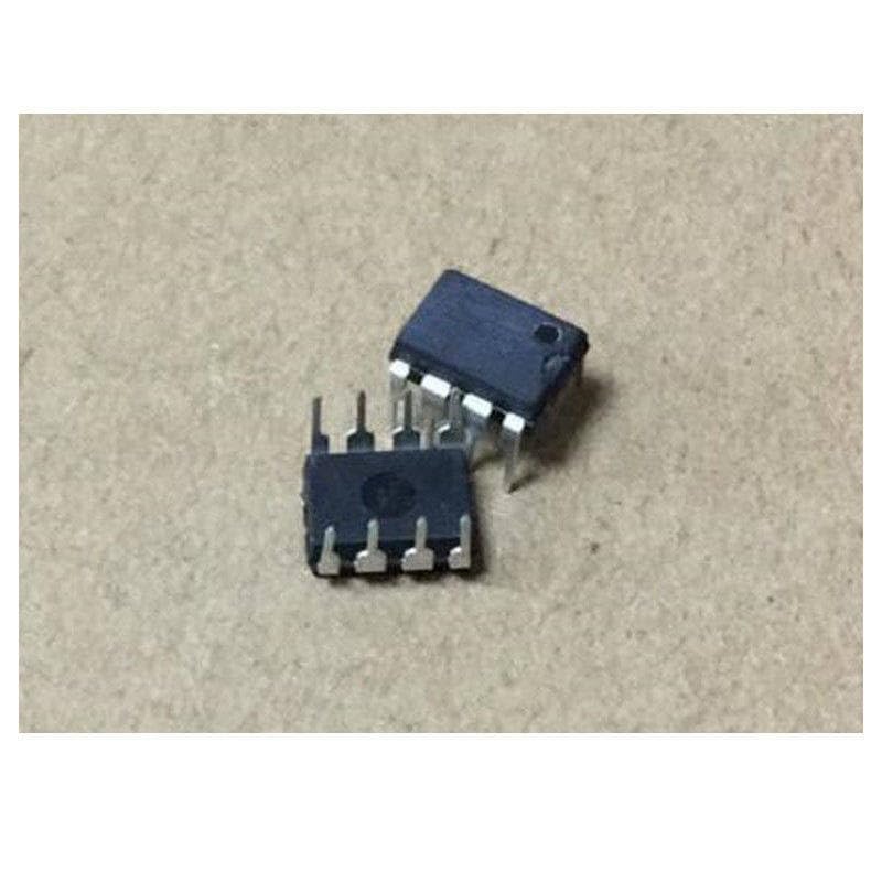 100PCS UC3842AN DIP8 UC3842 UC3842BN DIP 3842AN DIP-8 UC3842A UC3842B UC3842