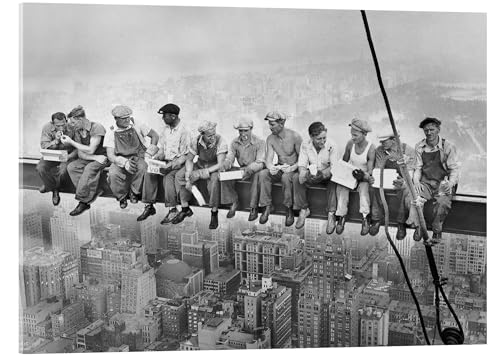 Posterlounge Obreros almorzando en un rascacielos Cuadro de metacrilato 40 x 30 cm Blanco y negro Cuadros Decoración para la pared