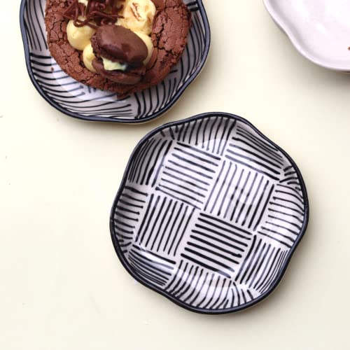 Image of WEAVING HOMES Black All Lines Handmade Dessert Plate, Size: 11 cm Microwave & Dishwahsher Safe (Set of 1)