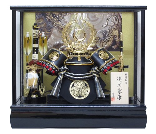 Amazon.co.jp: 京寿 五月人形 兜飾り ケース入り 木製弓太刀付 間口43 