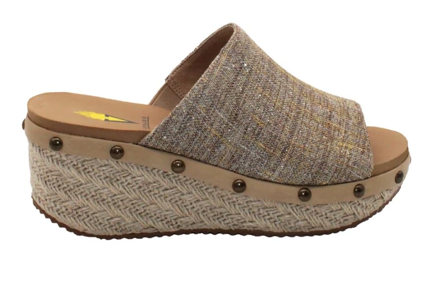 VOLATILE Womens Ravine Metallic Studded Casual Sandals Casual Mid Heel 2-3" - Gold2