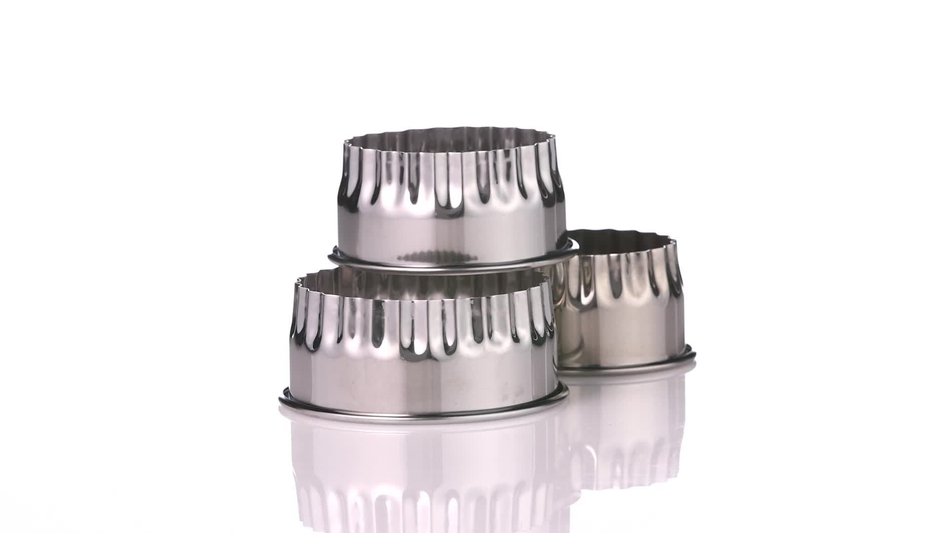 Chef Aid Pastry Cutters, Set Of 3, Cookie Biscuit Cutter, Scone, Mince Pie, Tarts, Mini Quiches, Dough, At Home Baking, Cake Decorating, Fondant Icing, Round Circle Crinkled Stainless Steel Cutters