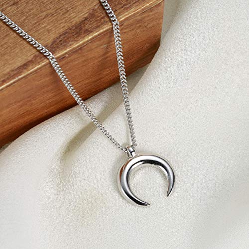 Double Horn Pendant Necklace 