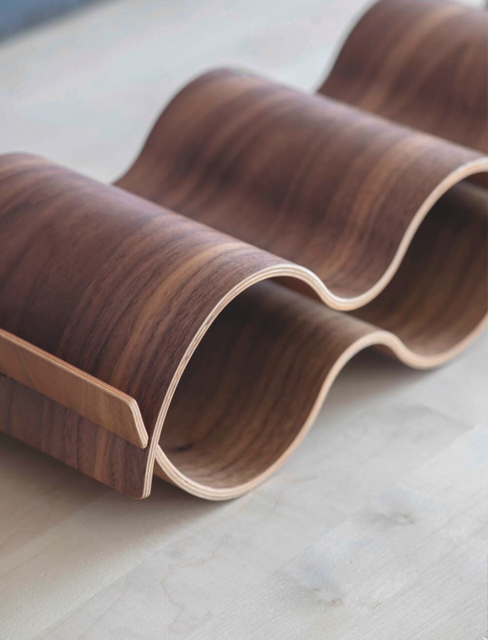 CKB LTD Portabottiglie realizzato in legno di noce, orizzontale, autoportante, da tavolo, contiene 7 bottiglie di bottiglia, pronte da montare, altezza 10 x larghezza 55 x profondità 15,5 cm