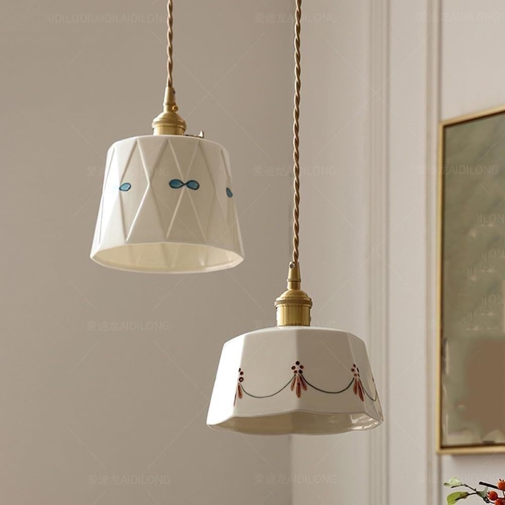 Lámpara colgante cerámica blanca con decoración artística mediados siglo, detalles modernos latón, lámpara colgante metal, lámpara decorativa for pasillo interior(18cm)