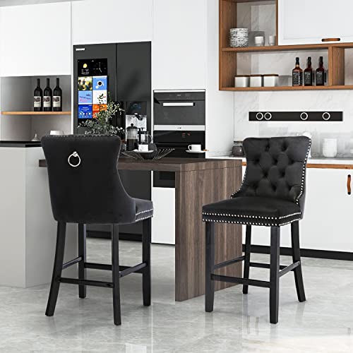 SoarFlash Moderno juego de 2 taburetes tapizados de terciopelo con patas de madera, botón copetuado, cabeza de clavo cromada, asiento de avellanado, sillas de bar sin brazos (negro)