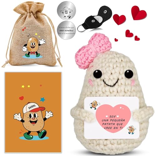 Szhhrxi Peluche de Patata con Energía Positiva en Español | con Amuletos de la Suerte y Tarjeta | Regalos Originals y Divertido para Familiares Colega Amigos Parejas Niños | Muñeco Motivadora (Lazo) Szhhrxi Peluche de Patata con Energía Positiva en Español | con Amuletos de la Suerte y Tarjeta | Regalos Originals y Divertido para Familiares Colega Amigos Parejas Niños | Muñeco Motivadora (Lazo)