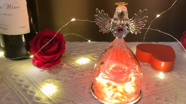 Rose d'anniversaire pour femme, fleurs préservées cadeau pour maman, figurines d'ange en verre avec lumière LED, rose éternelle pour grand-mère, épouse, amie, enseignante, infirmière, anniversaire de Rose d'anniversaire pour femme, fleurs préservées cadeau pour maman, figurines d'ange en verre avec lumière LED, rose éternelle pour grand-mère, épouse, amie, enseignante, infirmière, anniversaire de