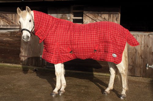 Rhinegold Full Neck Dakota 300g Stable Quilt Horse Rug (6'0", Red Check)