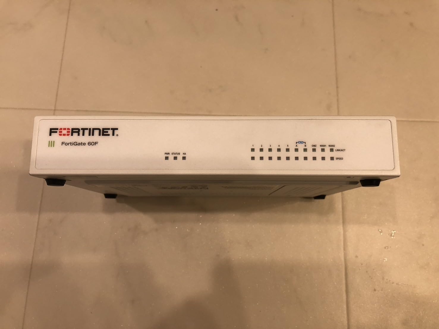 Amazon | FortiGate-60Fベースモデル Generation1 | FortiGate | 無線 