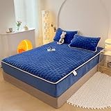Découvrez le mélange parfait de confort et de durabilité avec nos draps de lit résistants à la décoloration. Ces draps infroissables sont faciles à entretenir, lavables en machine à l'eau froide et sèchent rapidement. Pour un look poli, repassez à basse température si nécessaire. Veuillez noter que les couleurs peuvent varier légèrement en raison des résolutions d'écran. Profitez d'un sommeil réparateur avec nos draps de qualité supérieure