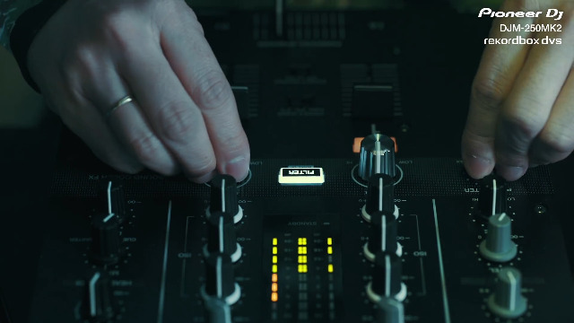 DJM-250MK2 - Table de mixage DJ 2 voies avec filtre de voies indépendant