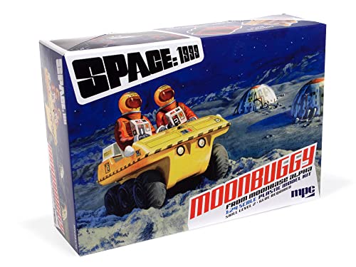 Scelta del costruttore: Questa edizione del kit Moon Buggy può essere costruita come Alphan Moon Buggy come mostrato in Space: 1999 oppure può essere costruito come Amphicat di serie completo di motore interno e assemblaggio del telaio.