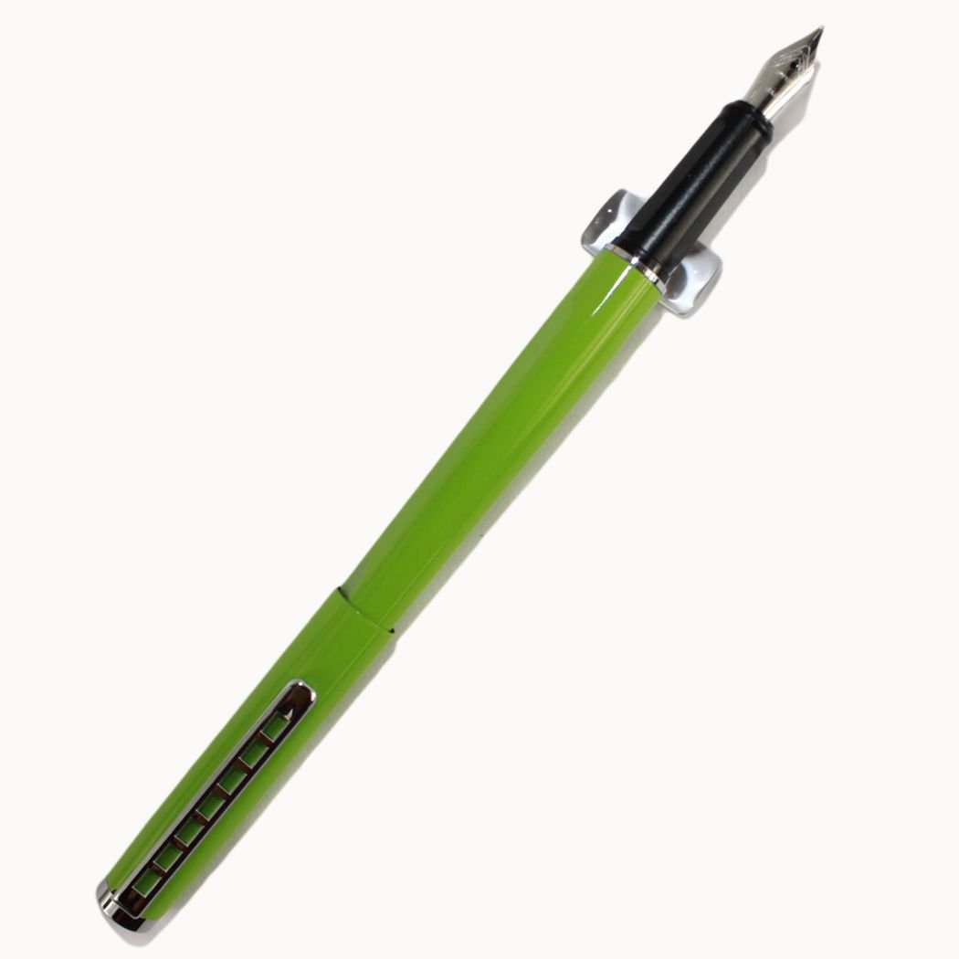 Jinhao Grüner Füllfederhalter | Feine Spitze, 18k Vergoldete Feder, Mit Tintenkonverter & Patrone – Elegantes Schreibgerät Für Jeden Tag