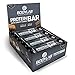 Bodylab24 Crispy Protein Bar 12 x 65g, Protein-Riegel mit 27g Eiweiß pro Riegel, Zuckerarmer Fitness Snack, Knuspriger Eiweißriegel mit vielen Ballaststoffen, Cookies & Cream