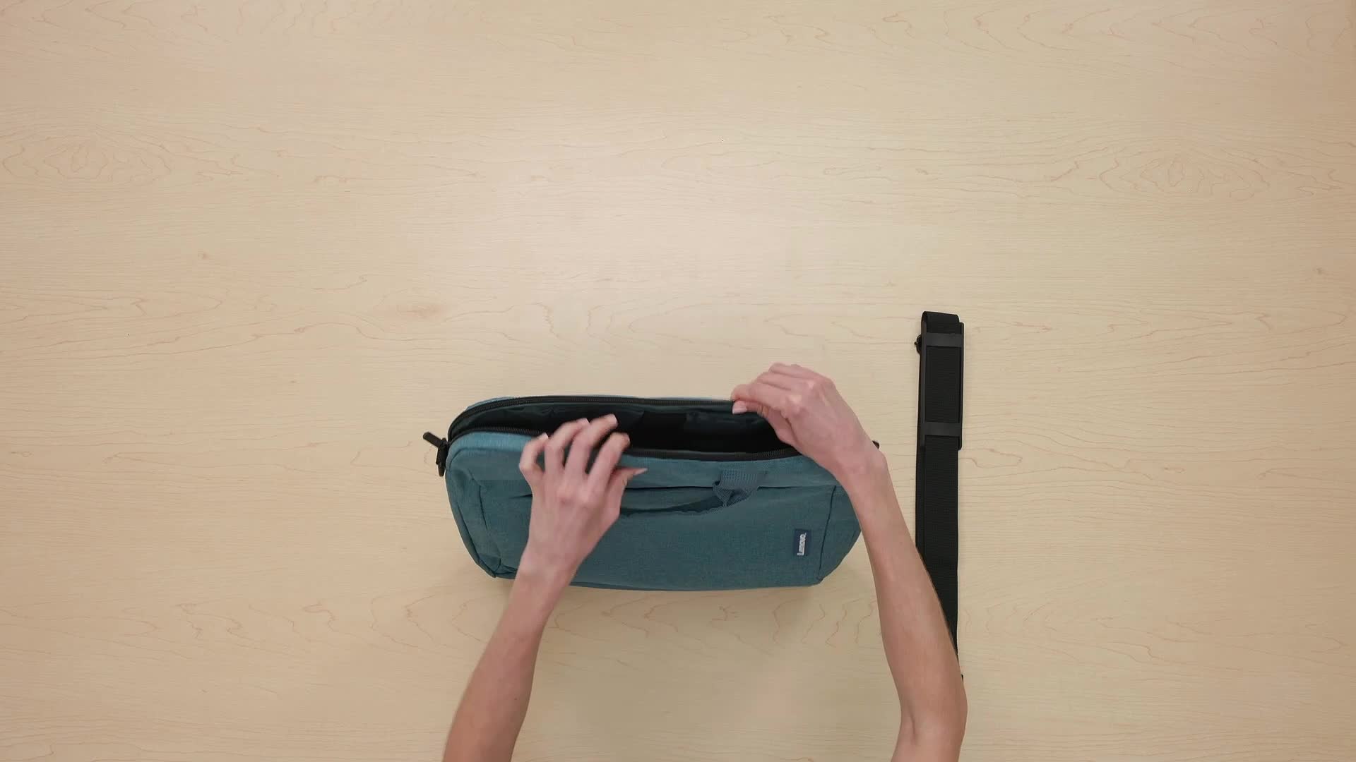 Borsa A Tracolla Lenovo T210 Per Laptop - Fino A 17 Pollici, Tessuto Idrorepellente, Elegante