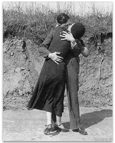 Bonnie and Clyde The Kiss Print - 11x14 Unframed Art Print Poster - Vintage Black and White Couple Kissing Photograph Decor